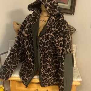 Urban Outfitters Unisex Leopard Print Jacket Fabulous Jacket Fabulous Brand!!
